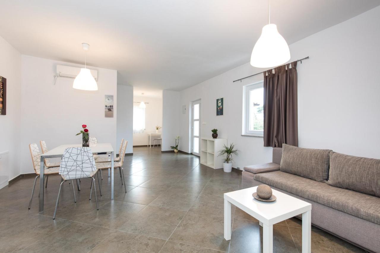Apartmani Laura Krk Krk Town Eksteriør billede