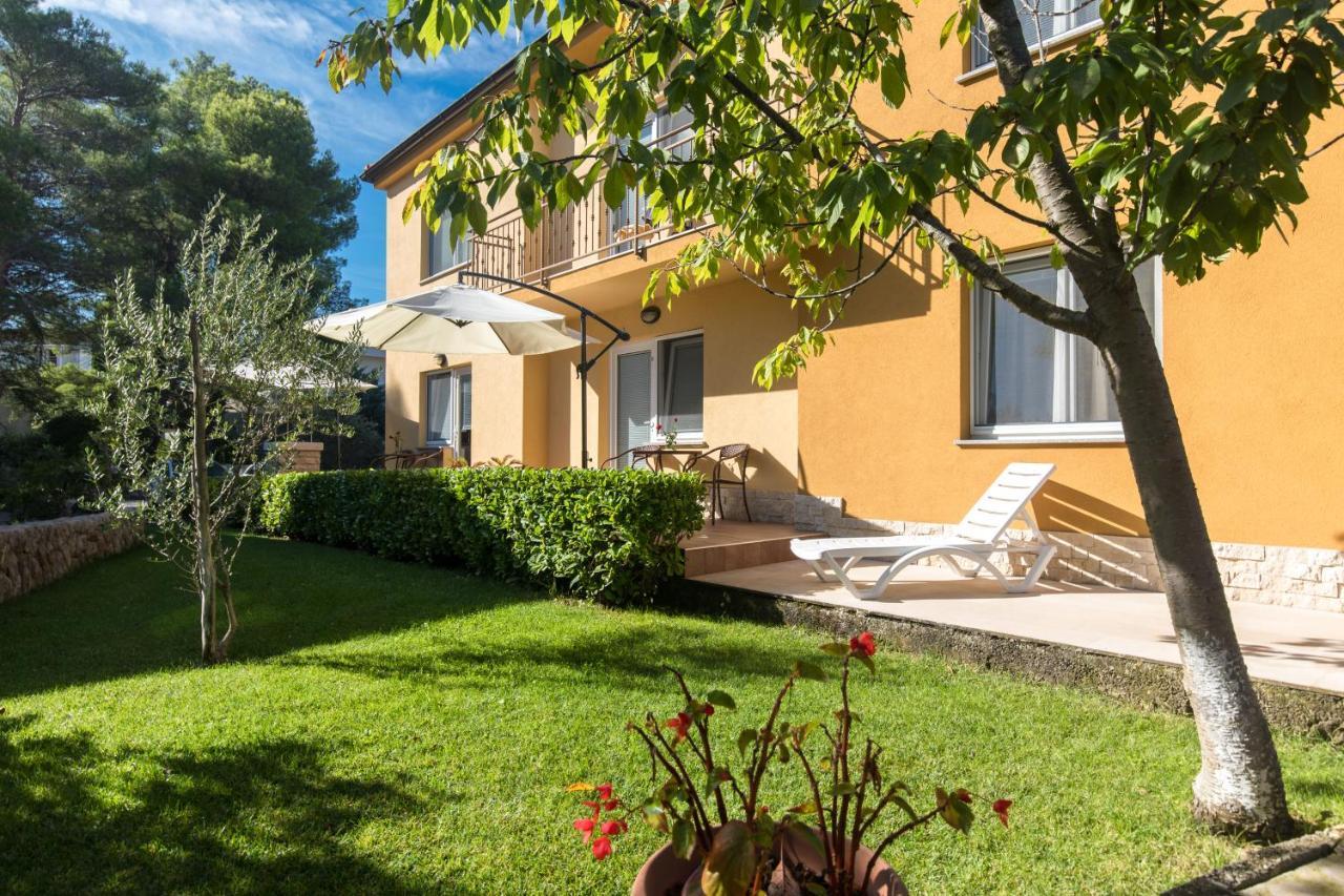 Apartmani Laura Krk Krk Town Eksteriør billede